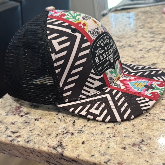 STS Ranchwear Black and Red Patterned Hat - Picture 3 of 3